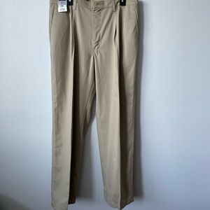 NWT TIMBER CREEK ULTIMATE KHAKIS PLEATED SIZE 38 x 30